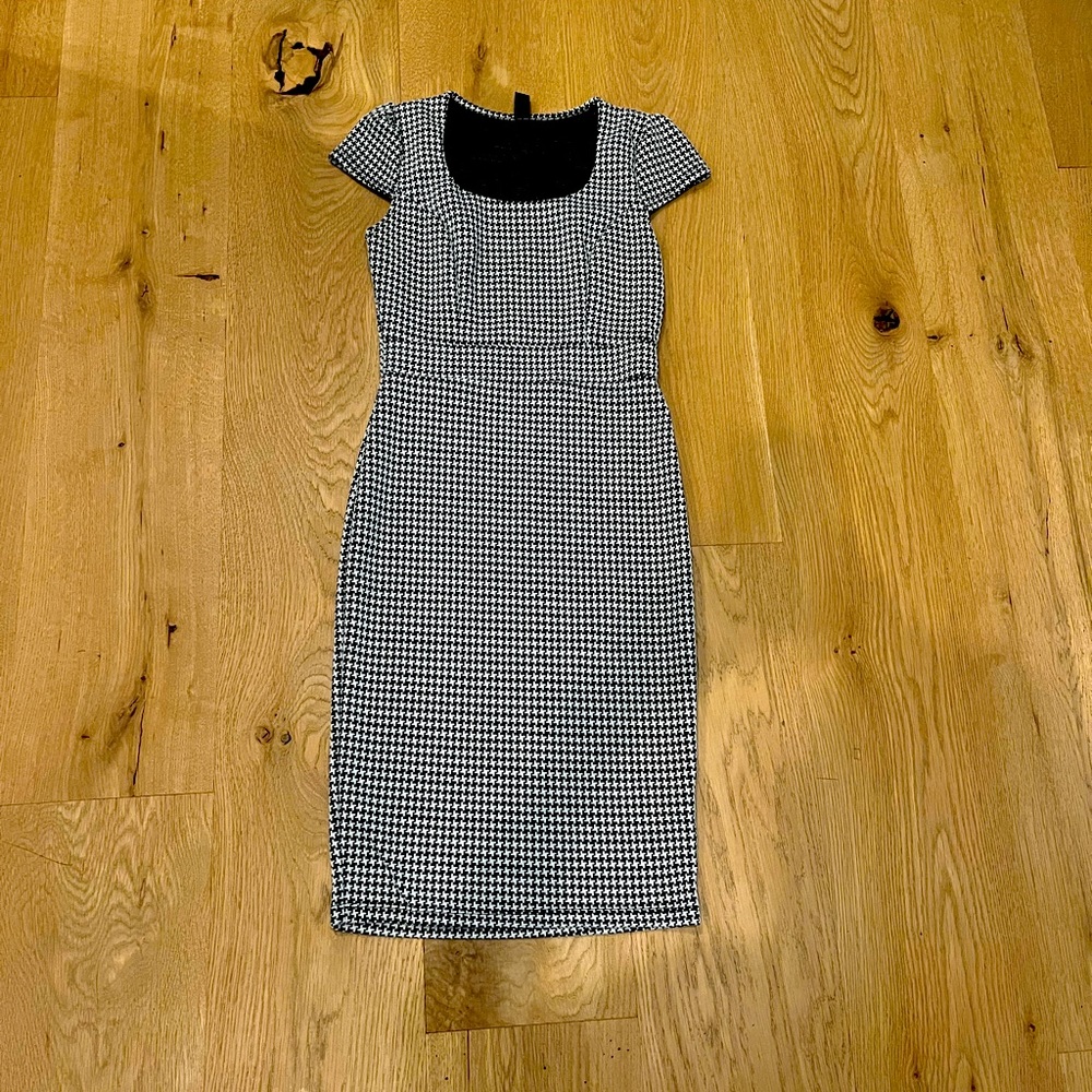 Windsor Black and White Houndstooth Scoop Neck Body Con Dress Size Medium